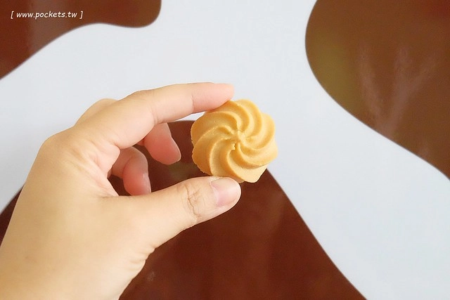 短腿阿鹿餅乾┃台中必買伴手禮：香濃鬆軟入口即化的手工餅乾，傳說中媲美香港的全球十大伴手禮Jenny Bakery，不用到香港也可以吃的到超好吃的曲奇餅 @飛天璇的口袋