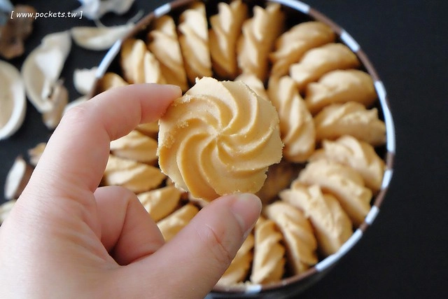 短腿阿鹿餅乾┃台中必買伴手禮：香濃鬆軟入口即化的手工餅乾，傳說中媲美香港的全球十大伴手禮Jenny Bakery，不用到香港也可以吃的到超好吃的曲奇餅 @飛天璇的口袋