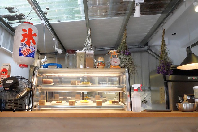 【台中南屯】古研號 Gu-Yen-House，黎明新村老宅改建霜淇淋專賣店，有賣霜淇淋、甜點和飲料 @飛天璇的口袋