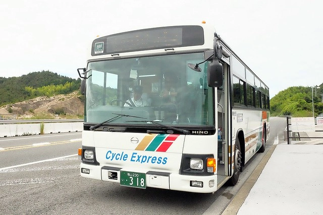 【日本愛媛】從廣島機場到今治市的交通方式~搭巴士遊尾道和今治，來島海峽急流觀潮船，日本三大急流之一 @飛天璇的口袋