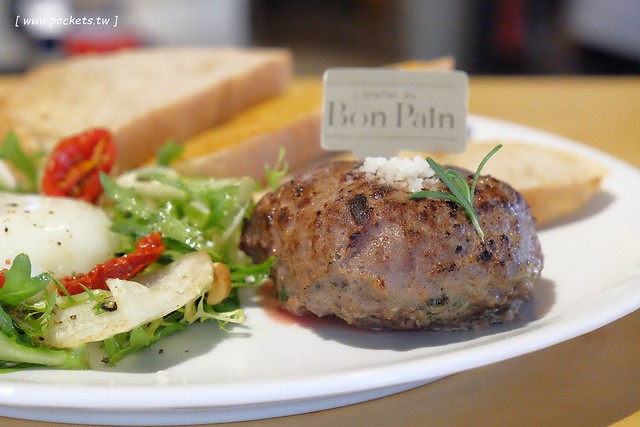 台中早午餐推薦懶人包┃推薦2017年台中15間優質早午餐店：漢堡巴士. Emma’s Cafe. 杉禾亭. Bistro88. 麵包市集. 好堅果咖啡. 對了出發. 小家朝食. 春田210. 找晨手作輕食. 隱巷. 巴特三店. 憲賣咖啡. 入口鬆餅. hoyo cafe @飛天璇的口袋