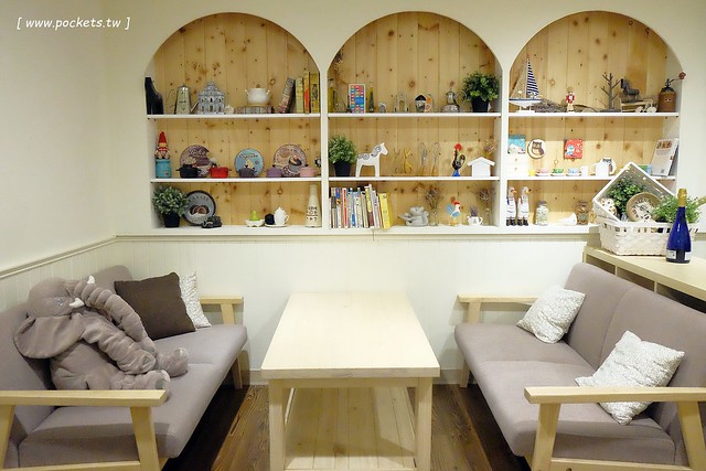 小原咖啡┃台中西區美食：精明一街的甜點咖啡館，台中超人氣手工甜點店，有台中少見的葡式蛋塔，還有人氣限定的泡芙塔 @飛天璇的口袋