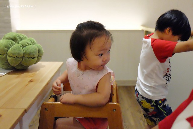 小原咖啡┃台中西區美食：精明一街的甜點咖啡館，台中超人氣手工甜點店，有台中少見的葡式蛋塔，還有人氣限定的泡芙塔 @飛天璇的口袋