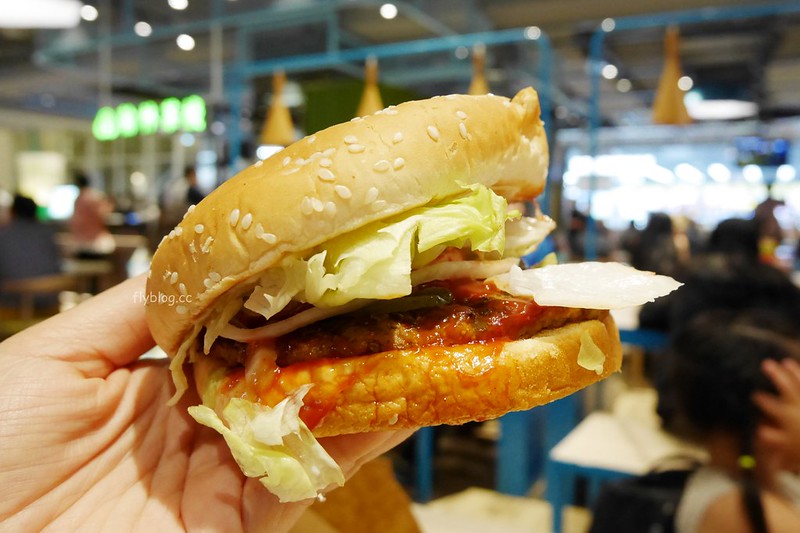 Burger King．漢堡王┃台中南屯：我最愛的漢堡王又重回台中了，個人最愛華堡和金沙堡，文心秀泰影城美食推薦 @飛天璇的口袋