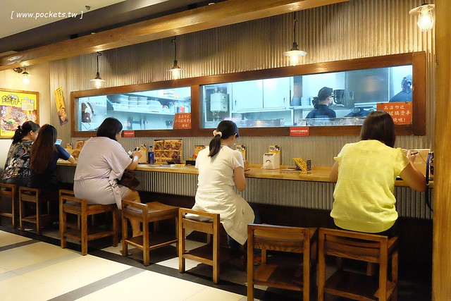 燒丼株式會社┃台中北區美食：中友百貨美食街人氣餐廳，丼飯份量多賣相好，百元餘初的價格算是經濟實惠 @飛天璇的口袋