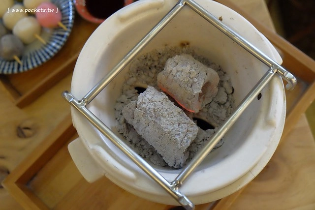 波屋．BORU BORU┃台中南屯美食：門口有可愛吸睛的雪人，夏天吃雪人刨冰冬天吃烤糰子，裝潢帶有日式氛圍 @飛天璇的口袋