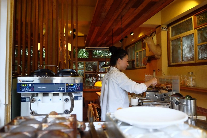 INO Ice┃台中北區：隱身在一中商圈裡的散步甜點，冰淇淋、雞蛋糕、爆漿紅豆餅都很好吃有誠意 @飛天璇的口袋