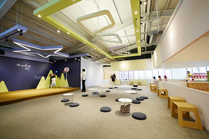 小島3.5．Island Aurora：有三隻可愛大恐龍的親子餐廳，沙坑、球池、溜滑梯、家家酒、閱讀室 @飛天璇的口袋