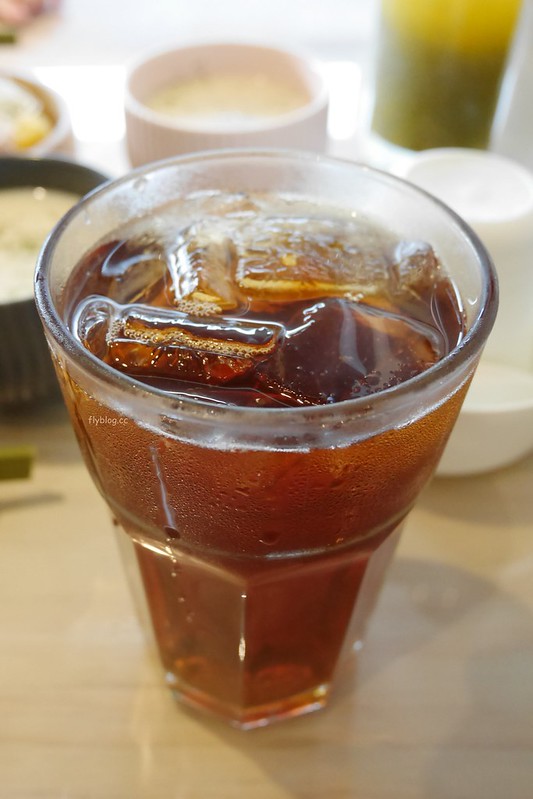 小島3.5．Island Aurora：有三隻可愛大恐龍的親子餐廳，沙坑、球池、溜滑梯、家家酒、閱讀室 @飛天璇的口袋