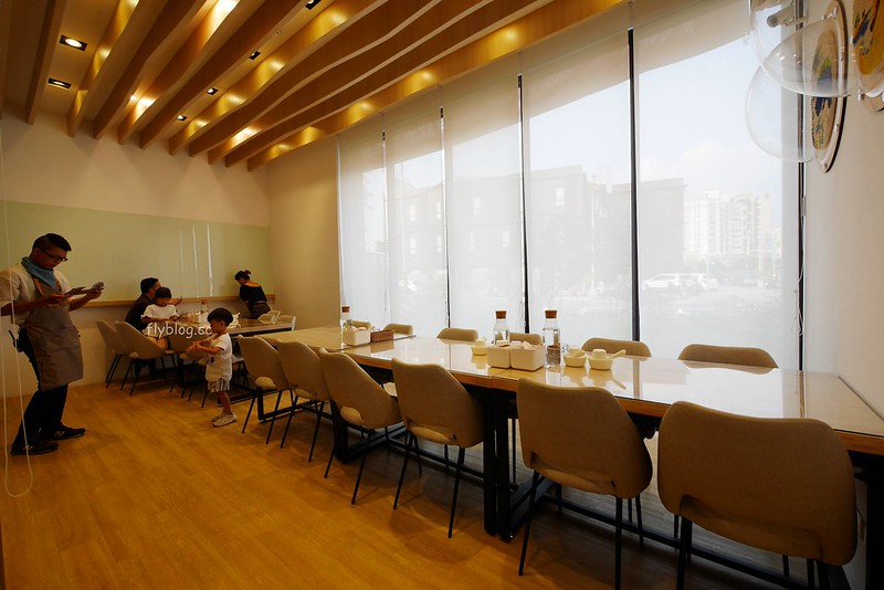 小島3.5．Island Aurora：有三隻可愛大恐龍的親子餐廳，沙坑、球池、溜滑梯、家家酒、閱讀室 @飛天璇的口袋