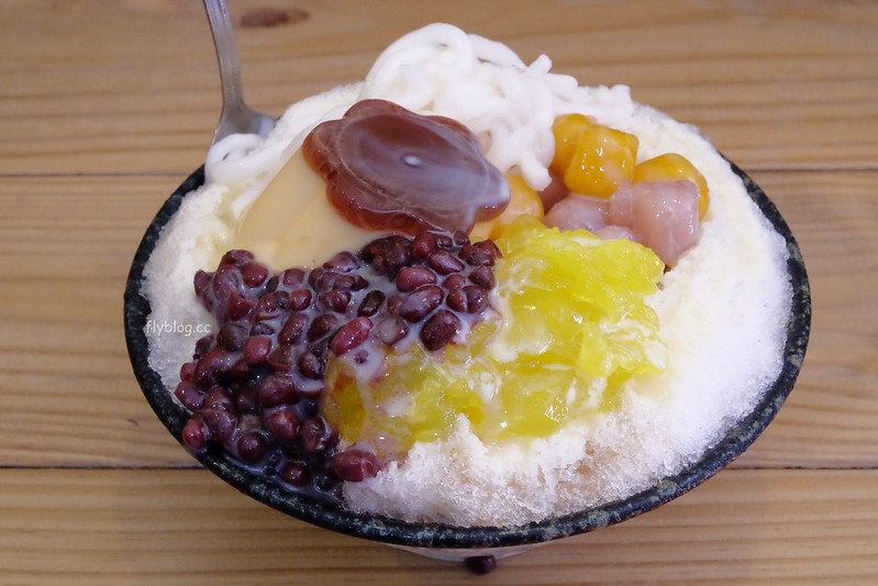 新竹東區｜冰斗古早味剉冰｜隱身國賓飯店後方的冰斗，可以任選配料享受濃濃的古早味 @飛天璇的口袋