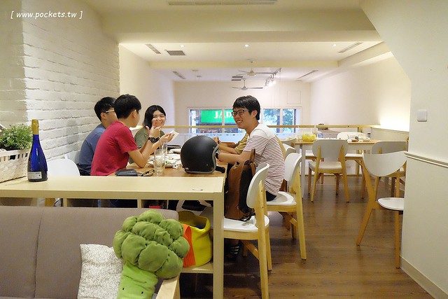 小原咖啡┃台中西區美食：精明一街的甜點咖啡館，台中超人氣手工甜點店，有台中少見的葡式蛋塔，還有人氣限定的泡芙塔 @飛天璇的口袋