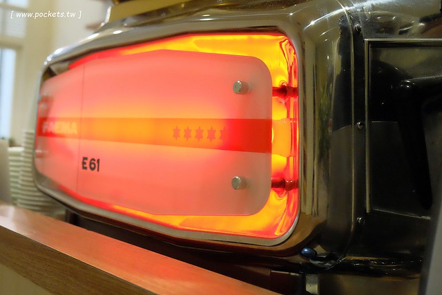 小原咖啡┃台中西區美食：精明一街的甜點咖啡館，台中超人氣手工甜點店，有台中少見的葡式蛋塔，還有人氣限定的泡芙塔 @飛天璇的口袋