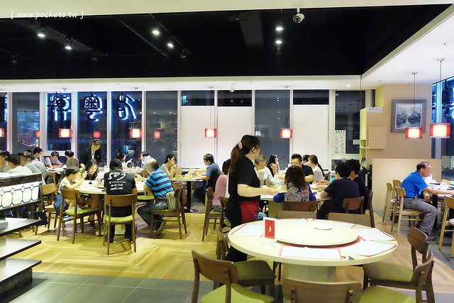 名粵軒港式飲茶餐廳┃台中西屯美食：世界名廚陳偉強師傅的最新力作，位於中科商圈米平方商場M Square，一開幕生意就很好 @飛天璇的口袋