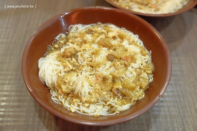 台中西屯｜霸味羊肉爐．中科商圈羊肉爐，使用炭火加熱薑母鴨湯頭 @飛天璇的口袋