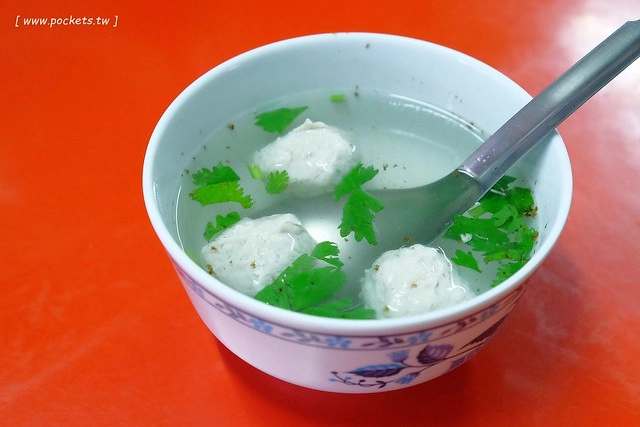 南投埔里｜施家肉丸．埔里飄香50年的肉丸老店，老闆說不好吃免錢 @飛天璇的口袋