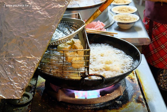 花蓮鳳林｜鳳林韭菜臭豆腐｜你吃過這種另類吃法嗎？加了生韭菜的臭豆腐，在地人推薦的隱藏版美食 @飛天璇的口袋