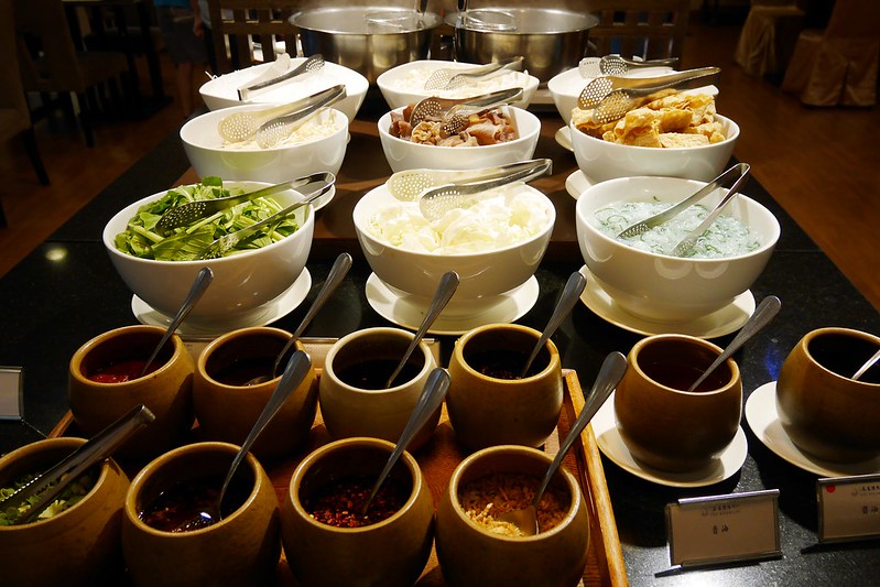 鳳凰德陽川泉旅奇立丹廳｜一鴨六吃只要$1688元，還有自助餐吃到飽可以選擇，礁溪好吃烤鴨推薦 @飛天璇的口袋