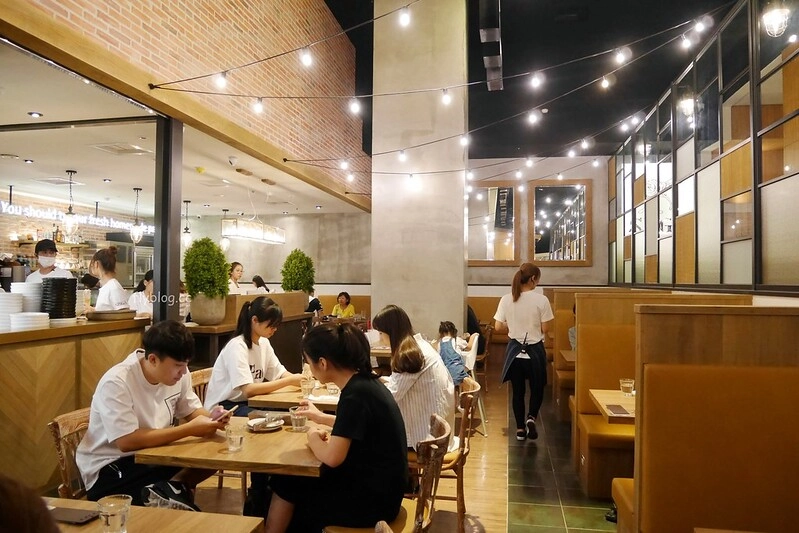 台中北區｜ 石壁家義大利麵：日本義大利麵連鎖店進駐台中，主打每天四款生麵選擇，披薩好吃推薦哦！ @飛天璇的口袋