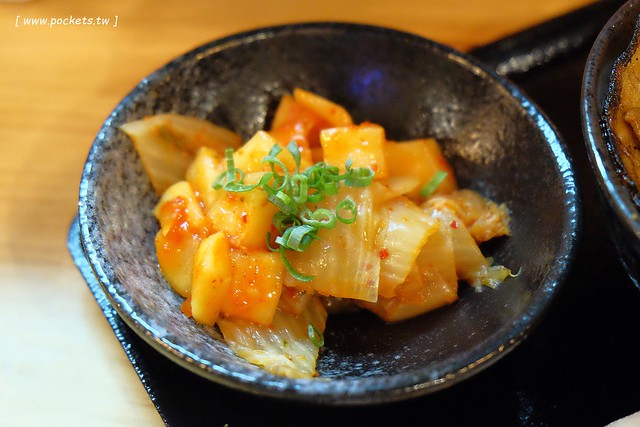 燒丼株式會社┃台中北區美食：中友百貨美食街人氣餐廳，丼飯份量多賣相好，百元餘初的價格算是經濟實惠 @飛天璇的口袋