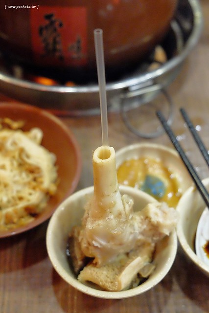 台中西屯｜霸味羊肉爐．中科商圈羊肉爐，使用炭火加熱薑母鴨湯頭 @飛天璇的口袋