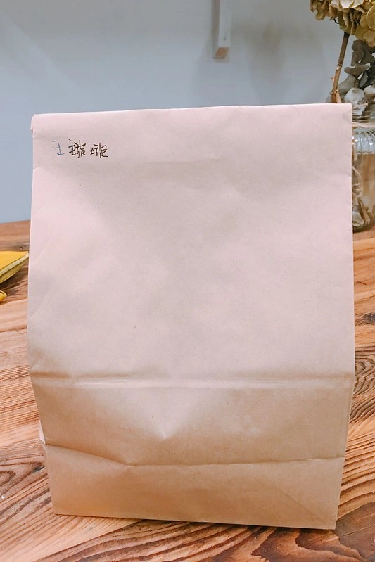 台中西區｜Mr. 啃蛋黃酥．一顆178元天價級的蛋黃酥，一開放預購還是秒殺 @飛天璇的口袋