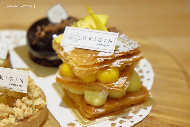 小原咖啡┃台中西區美食：精明一街的甜點咖啡館，台中超人氣手工甜點店，有台中少見的葡式蛋塔，還有人氣限定的泡芙塔 @飛天璇的口袋