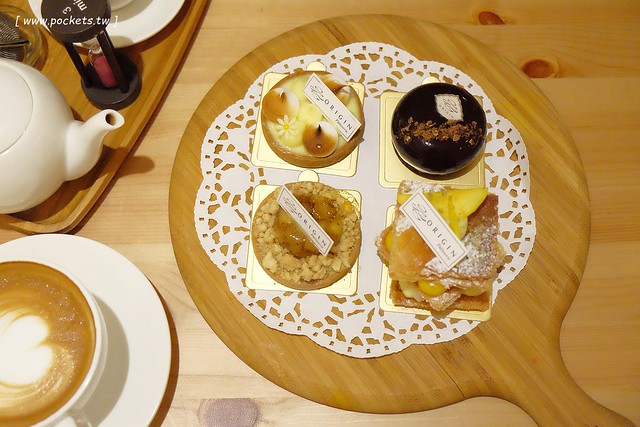 小原咖啡┃台中西區美食：精明一街的甜點咖啡館，台中超人氣手工甜點店，有台中少見的葡式蛋塔，還有人氣限定的泡芙塔 @飛天璇的口袋