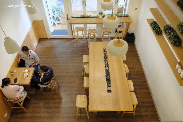 小原咖啡┃台中西區美食：精明一街的甜點咖啡館，台中超人氣手工甜點店，有台中少見的葡式蛋塔，還有人氣限定的泡芙塔 @飛天璇的口袋