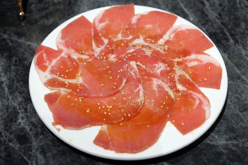 錵燒炭火燒肉┃台中西屯：公益路燒肉店新亮點，錵鑶系列全新品牌，開幕一個月感覺還沒上軌道 @飛天璇的口袋