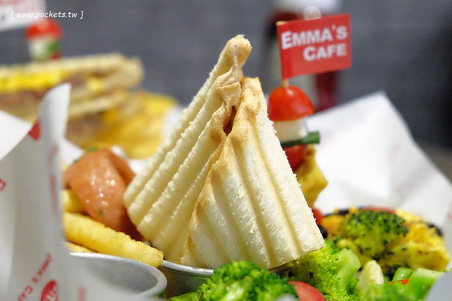Emma’s Cafe：有Bistro小酒館的氛圍，鄰近中國醫藥大學，餐點和環境都很有質感，可惜沒吃到龍蝦三明治 @飛天璇的口袋
