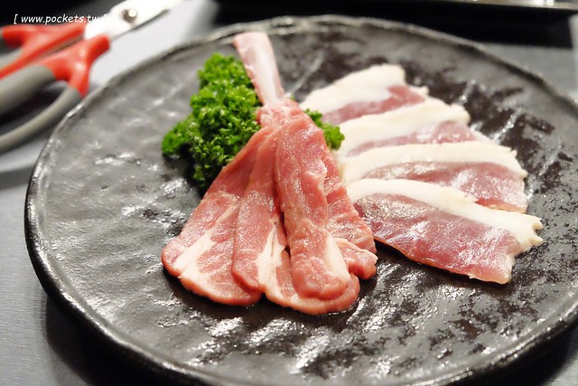 舞蟹┃台中西屯美食：$1350元~活凍帝王蟹、安格斯黑牛、頂級燒烤吃到飽，每日配送新鮮漁獲，刺身、握壽司，台灣啤酒喝到飽，Haagen-Dazs冰淇淋 @飛天璇的口袋