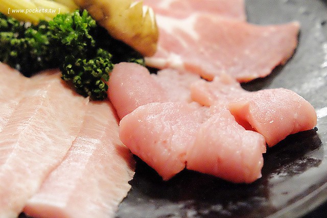 舞蟹┃台中西屯美食：$1350元~活凍帝王蟹、安格斯黑牛、頂級燒烤吃到飽，每日配送新鮮漁獲，刺身、握壽司，台灣啤酒喝到飽，Haagen-Dazs冰淇淋 @飛天璇的口袋