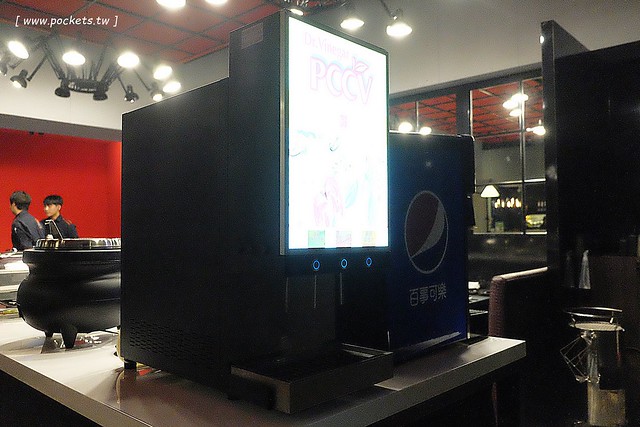 舞蟹┃台中西屯美食：$1350元~活凍帝王蟹、安格斯黑牛、頂級燒烤吃到飽，每日配送新鮮漁獲，刺身、握壽司，台灣啤酒喝到飽，Haagen-Dazs冰淇淋 @飛天璇的口袋