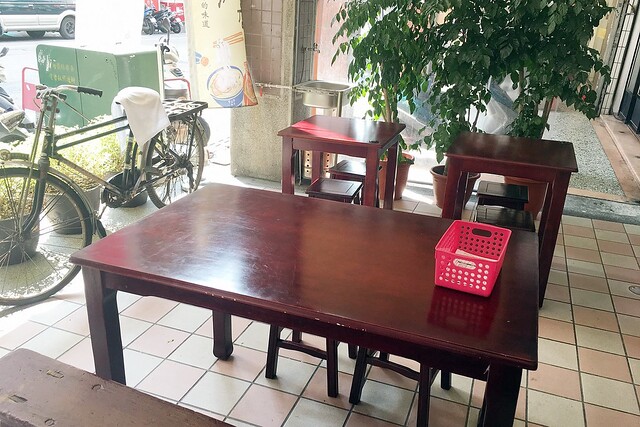 台中北屯｜寶發號麵店．復刻懷舊古早味麵店，餐點簡單又美味 @飛天璇的口袋