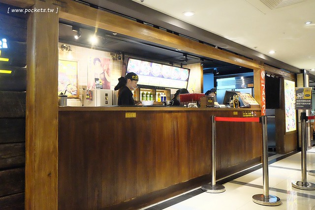 燒丼株式會社┃台中北區美食：中友百貨美食街人氣餐廳，丼飯份量多賣相好，百元餘初的價格算是經濟實惠 @飛天璇的口袋