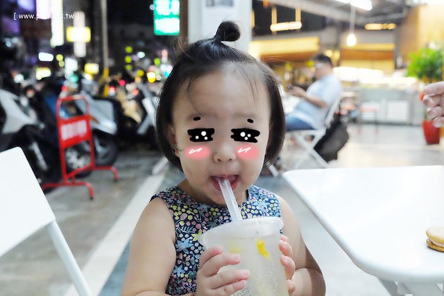 波波打嗝 PoPo Hiccups┃台中西區美食：與Natura微礦水聯名合作，氣泡水鮮果特調飲料，限定版的玻璃瓶搶購一空 @飛天璇的口袋