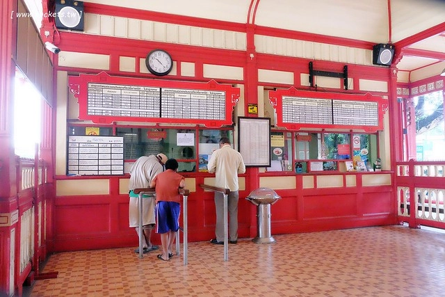 泰國華欣｜華欣車站｜泰國最古老的車站之一，漂亮的百年古蹟級車站，華欣推薦必遊景點之一 @飛天璇的口袋