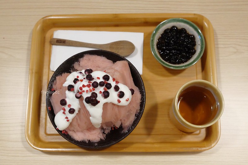 春雪冰の屋┃台中西區：簡單清新的日式冰店，天然單純的水果味呈現 @飛天璇的口袋