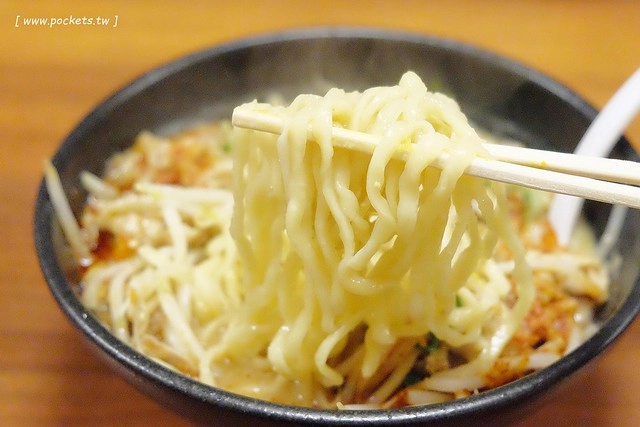 若武者拉麵 Wakamusha┃福島拉麵推薦：全美拉麵海外第一名，旅遊二本松市必吃推薦，夏日御菓子処的對面 @飛天璇的口袋