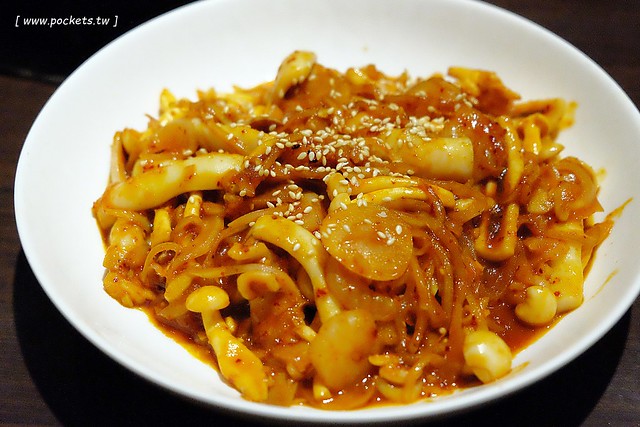 高麗屋：平價又美味的韓式料理，份量多到會吃不完，用餐時間人潮絡繹不絕 @飛天璇的口袋