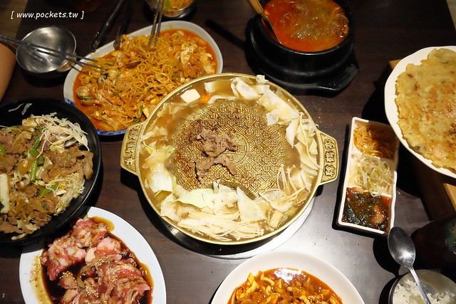 高麗屋：平價又美味的韓式料理，份量多到會吃不完，用餐時間人潮絡繹不絕 @飛天璇的口袋