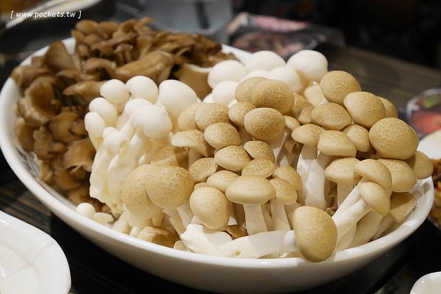 黃記煌三汁燜鍋｜標榜不加任何一滴水的乾式火鍋，北京連鎖火鍋名店，進駐台北信義區ATT 4 FUN的4樓 @飛天璇的口袋