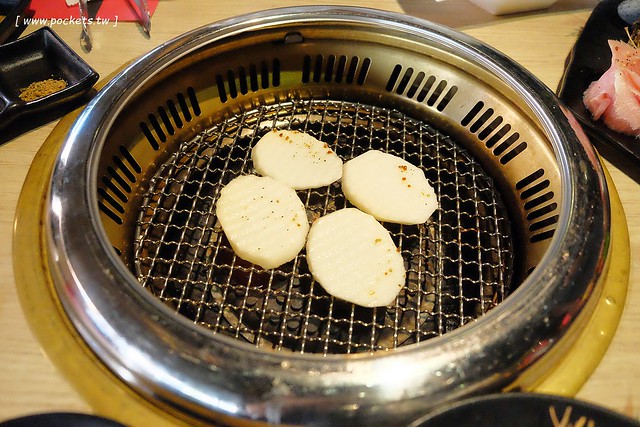 一頭牛日式燒肉．清酒┃台中南屯美食：台中公益路日式燒肉店，全新菜單11月新上市，大口享受9A級和牛套餐 @飛天璇的口袋