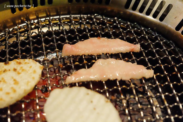 一頭牛日式燒肉．清酒┃台中南屯美食：台中公益路日式燒肉店，全新菜單11月新上市，大口享受9A級和牛套餐 @飛天璇的口袋