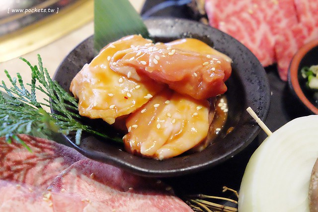 一頭牛日式燒肉．清酒┃台中南屯美食：台中公益路日式燒肉店，全新菜單11月新上市，大口享受9A級和牛套餐 @飛天璇的口袋