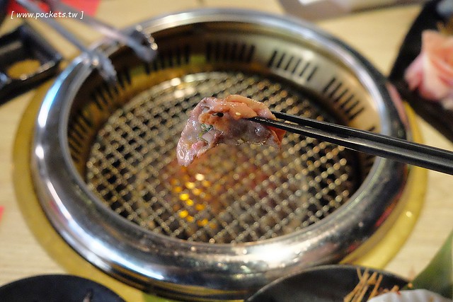 一頭牛日式燒肉．清酒┃台中南屯美食：台中公益路日式燒肉店，全新菜單11月新上市，大口享受9A級和牛套餐 @飛天璇的口袋