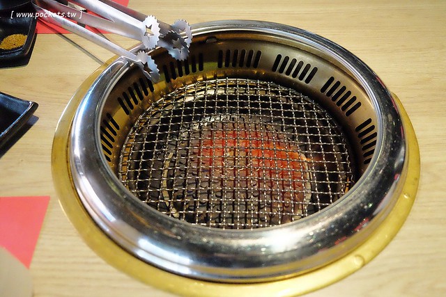 一頭牛日式燒肉．清酒┃台中南屯美食：台中公益路日式燒肉店，全新菜單11月新上市，大口享受9A級和牛套餐 @飛天璇的口袋