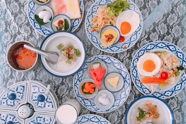 泰國安帕瓦｜Baanrak Amphawa 安帕瓦愛之家旅館｜泰國傳統水上屋，鄰近安帕瓦水上市場，可以參加晚上賞螢清晨供僧活動 @飛天璇的口袋