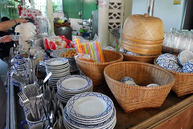 泰國安帕瓦｜Baanrak Amphawa 安帕瓦愛之家旅館｜泰國傳統水上屋，鄰近安帕瓦水上市場，可以參加晚上賞螢清晨供僧活動 @飛天璇的口袋